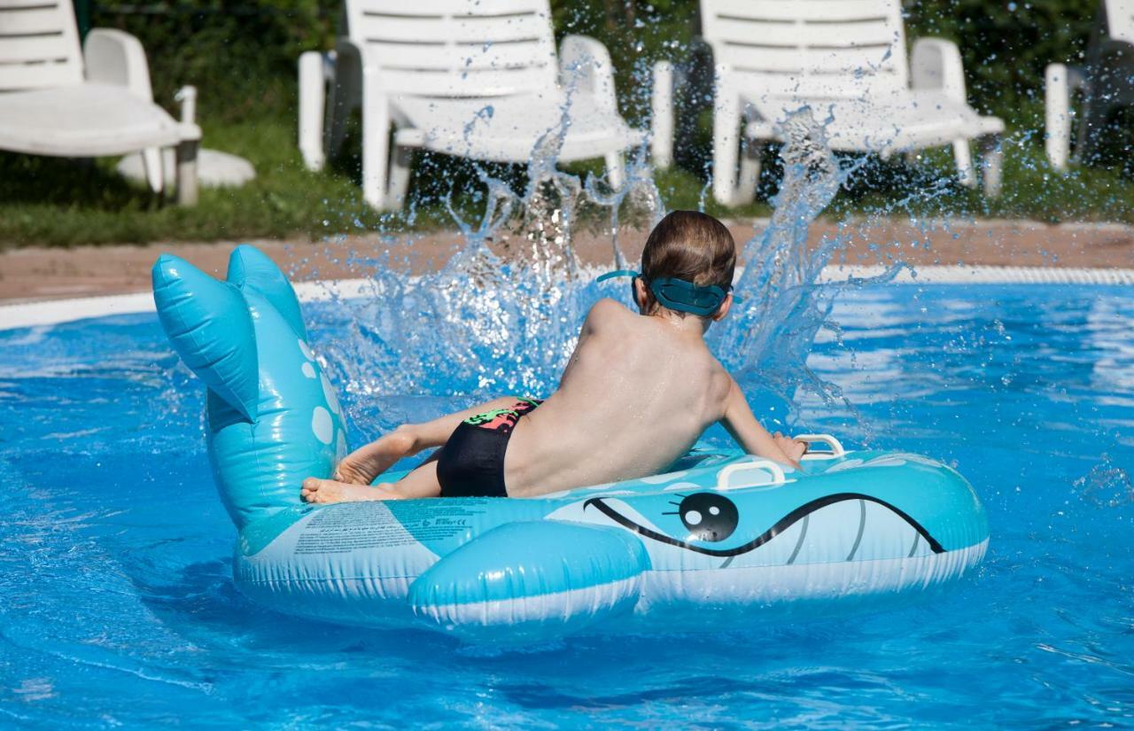 Camping Bella Austria Sankt Peter am Kammersberg Ngoại thất bức ảnh